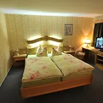 Wenzels Hof Hotell
