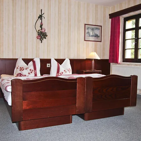 Wenzels Hof Hotel 3*