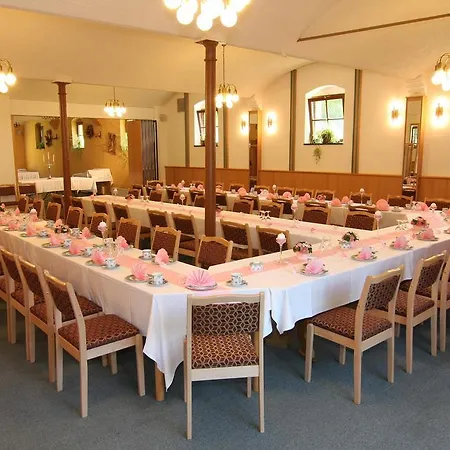 Отель Wenzels Hof Zwethau