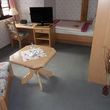 Отель Wenzels Hof Zwethau